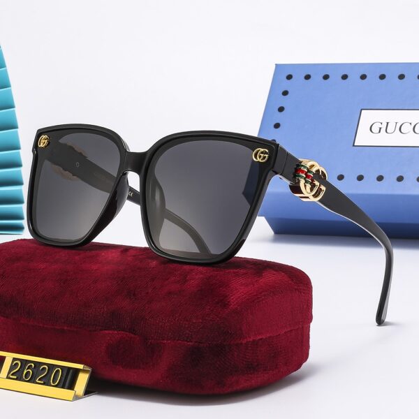 Gucci Sunglasses Black 424